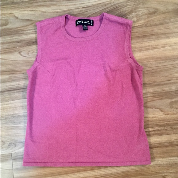 Two Short Tank Tops - Picture 3 of 6